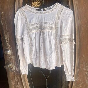 American Eagle crochet ivory  top! Small